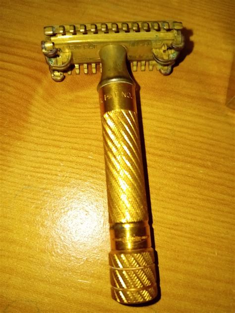 Vintage Gillette Aristocrat Gold Plated Safety Razor 